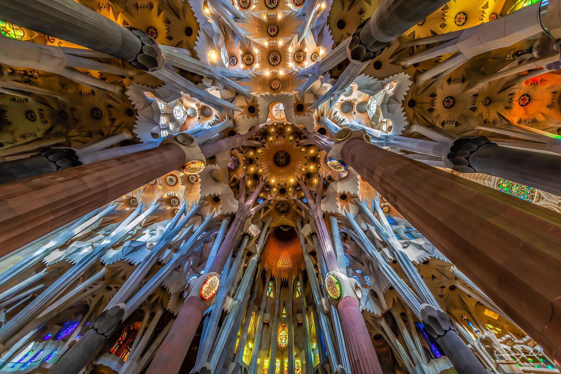 Sagrada Familia: Iconic basilica by Antonio Gaudí in Barcelona.