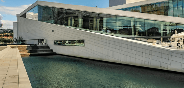 Oslo: City Tour & Traditional Norwegian Lunch with a Chef